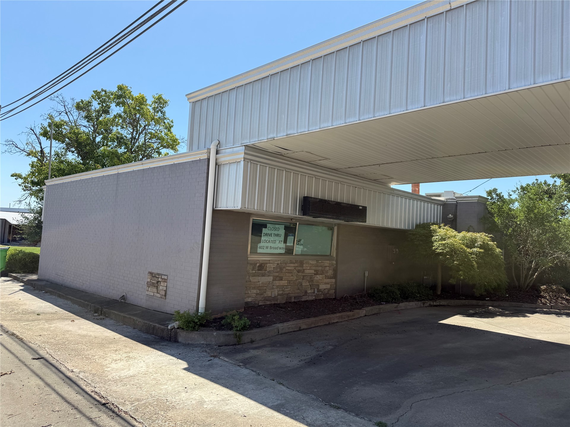 302 W Bdwy Okemah OK 74859