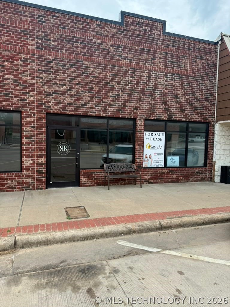 318 W Main Street Tishomingo OK 73460