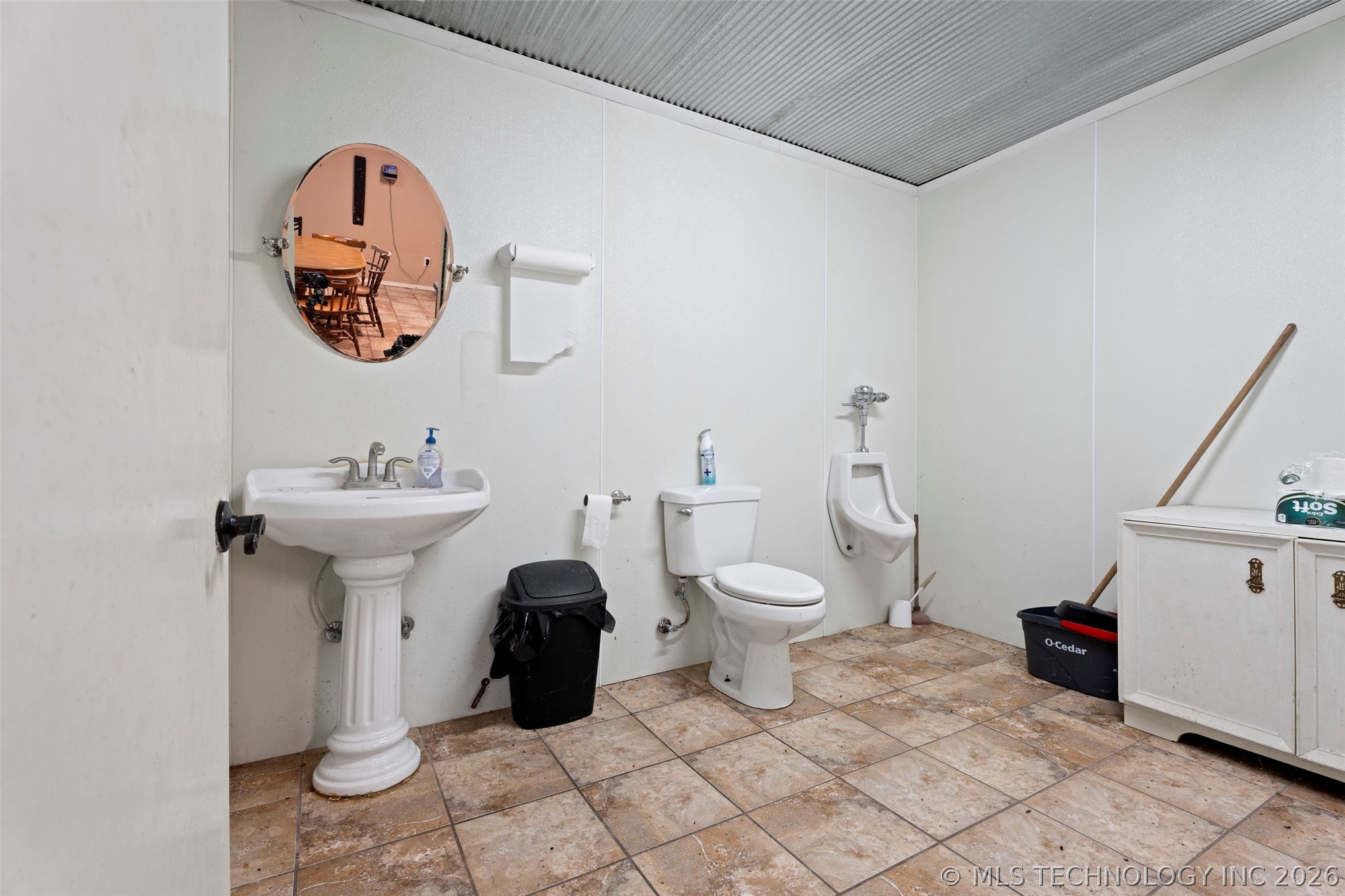 57530 E Us Highway 59 Fairland OK 74343
