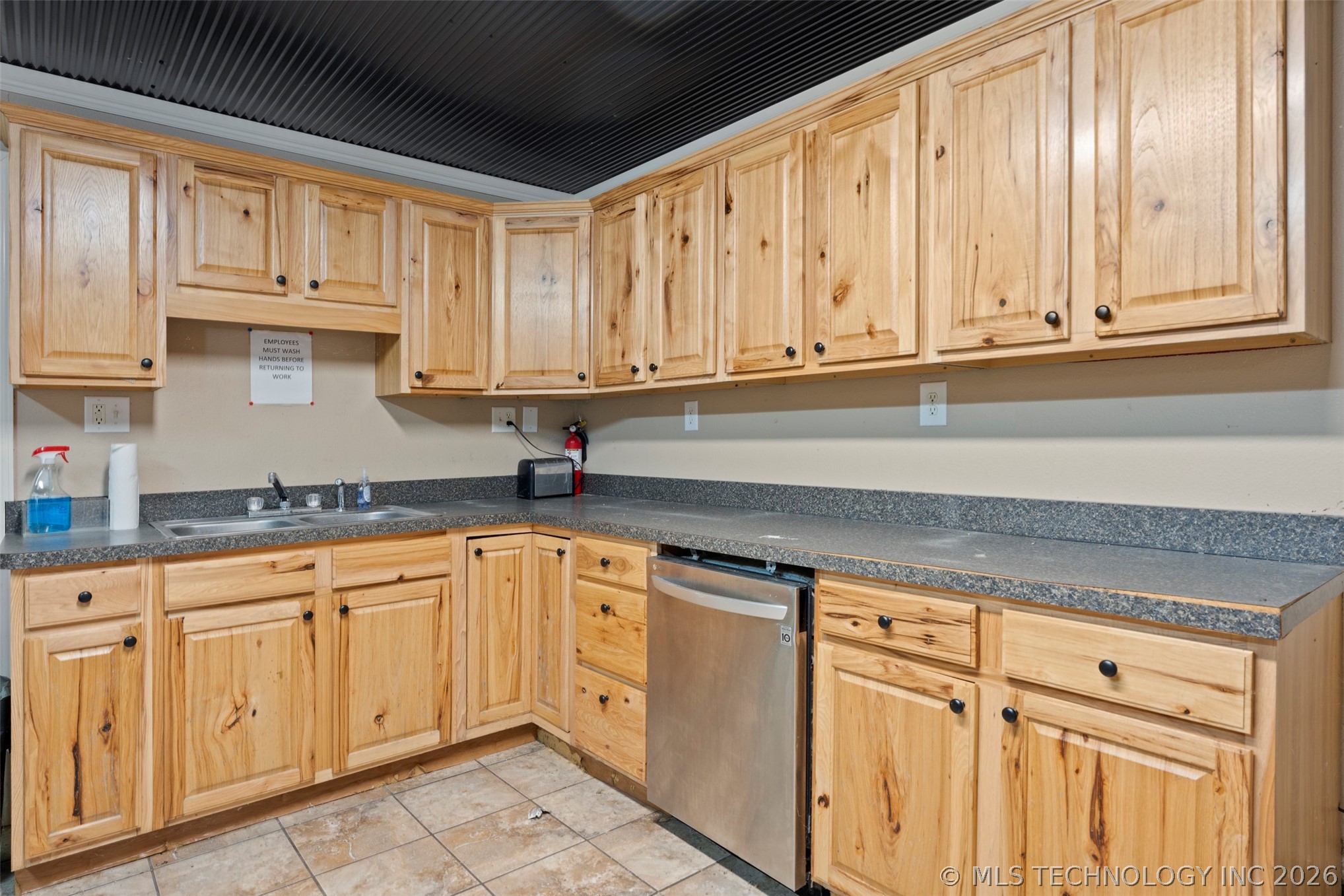 57530 E Us Highway 59 Fairland OK 74343