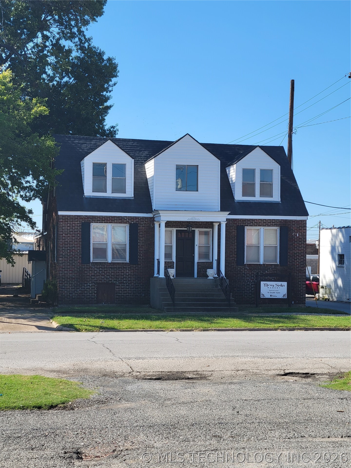 10 S Vann Street Pryor OK 74361