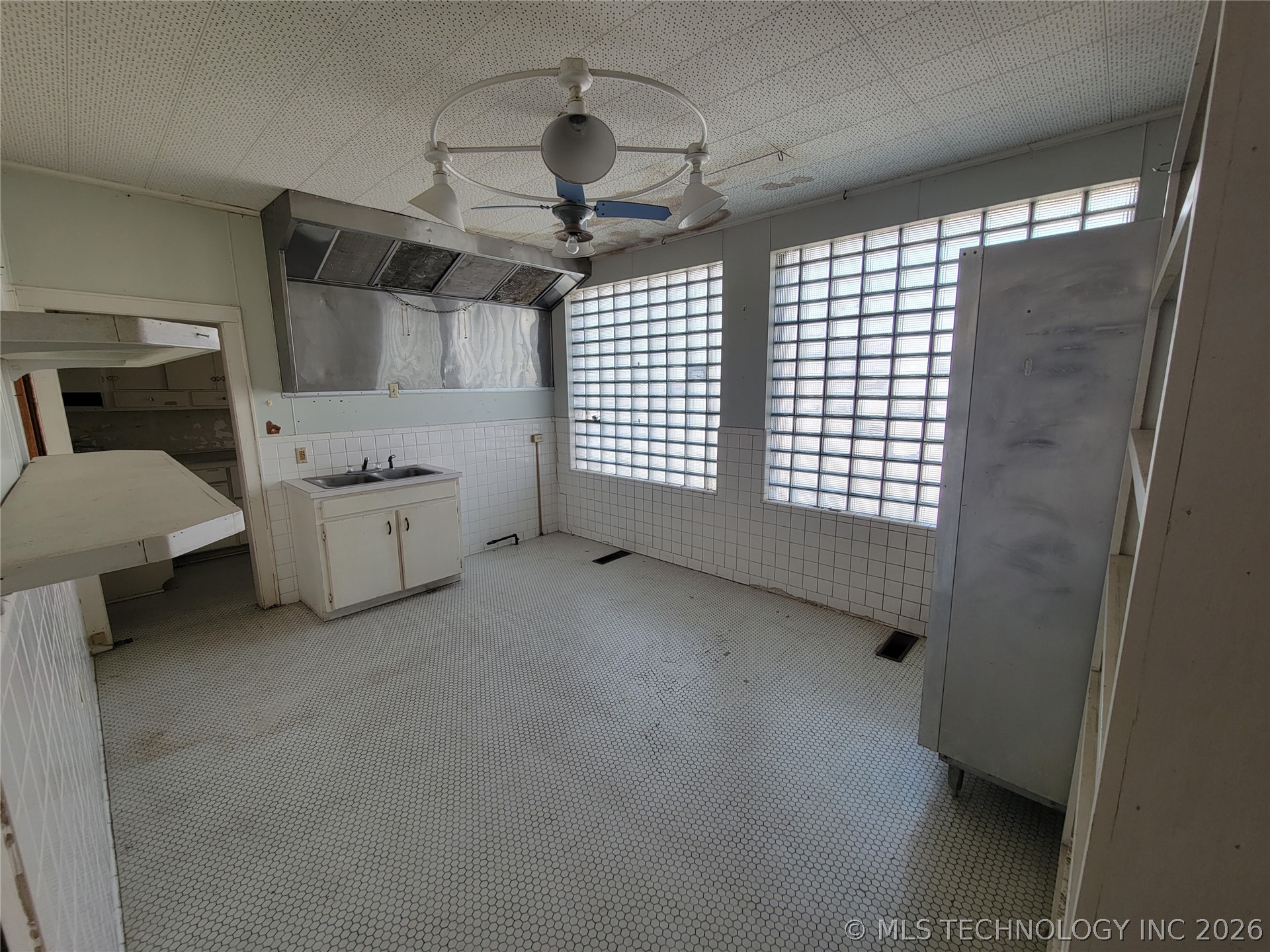 10 S Vann Street Pryor OK 74361