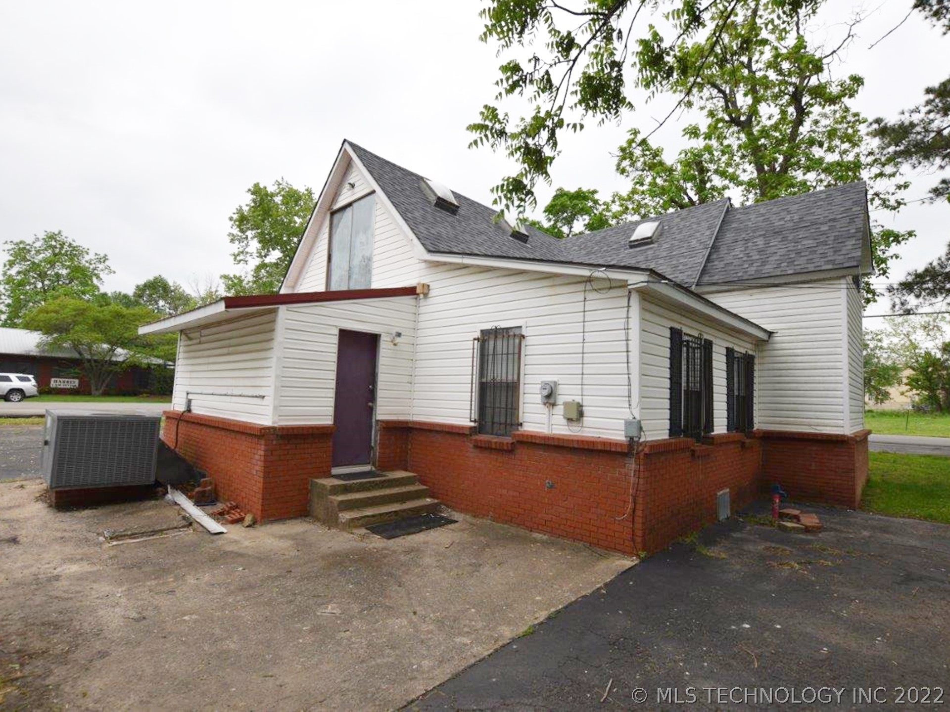 400 W Division Street Stilwell OK 74960