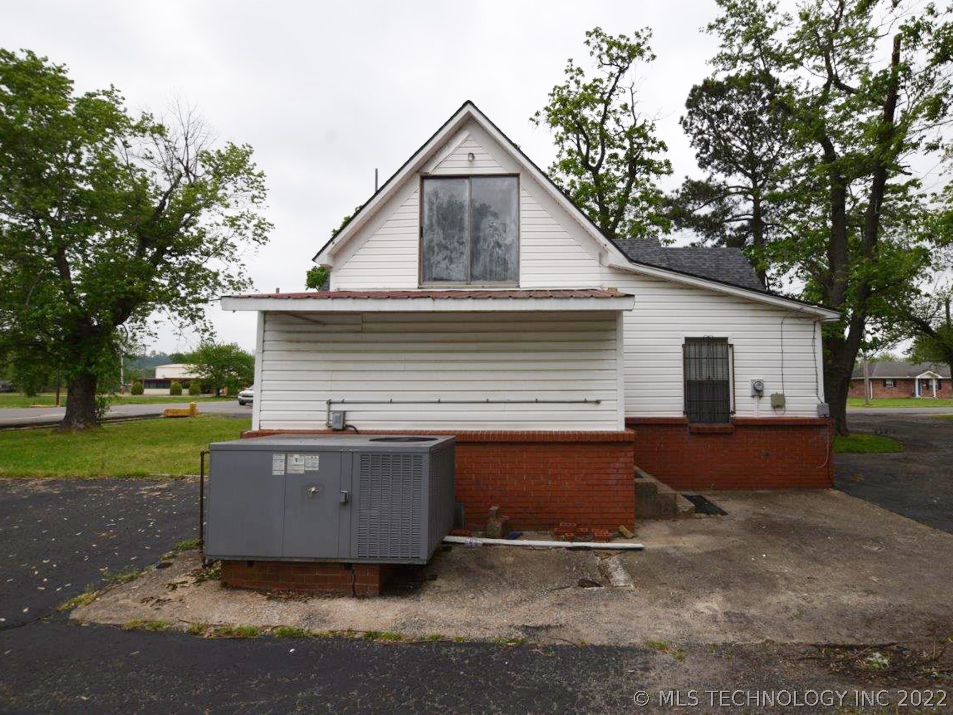 400 W Division Street Stilwell OK 74960