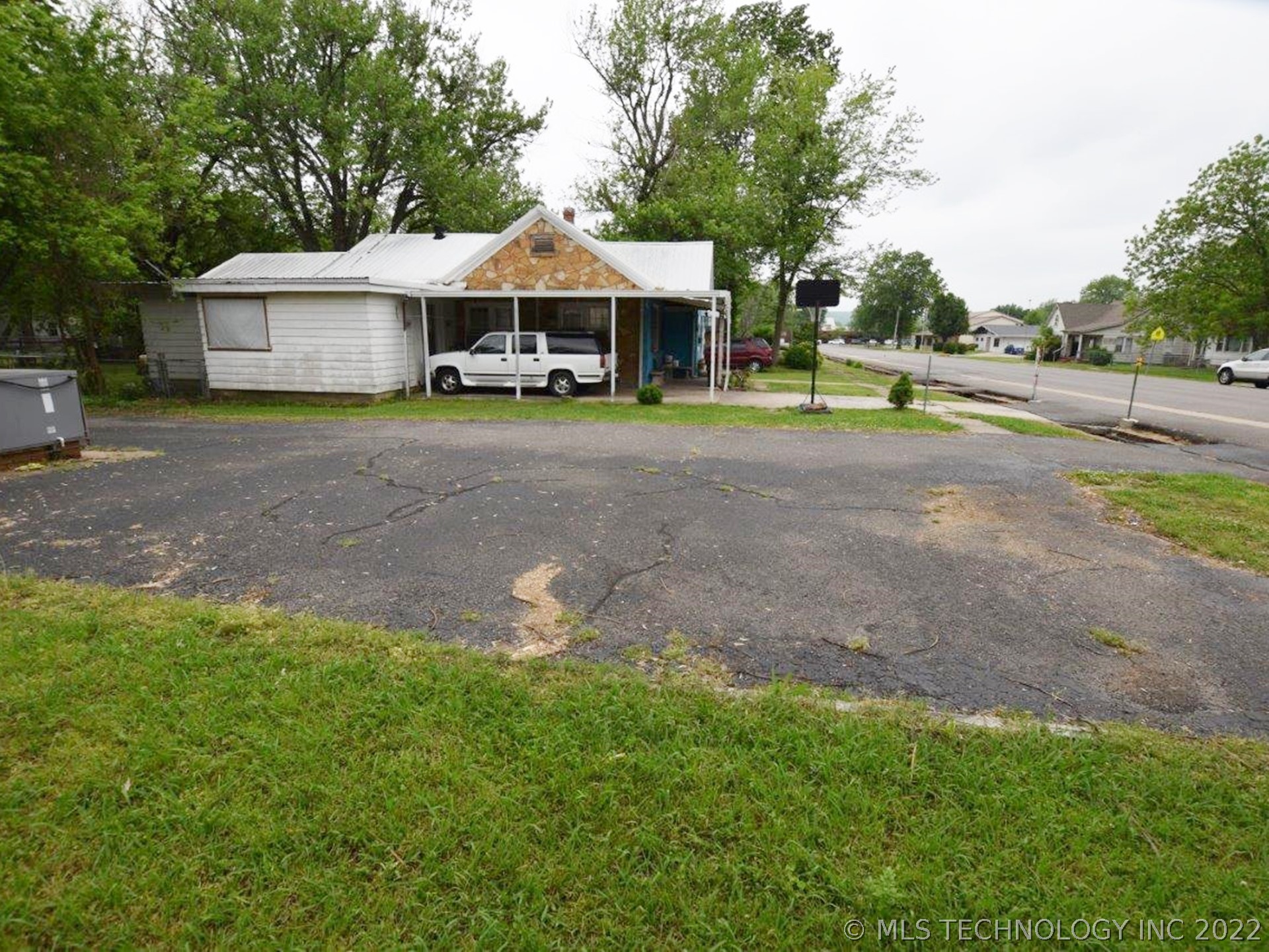 400 W Division Street Stilwell OK 74960