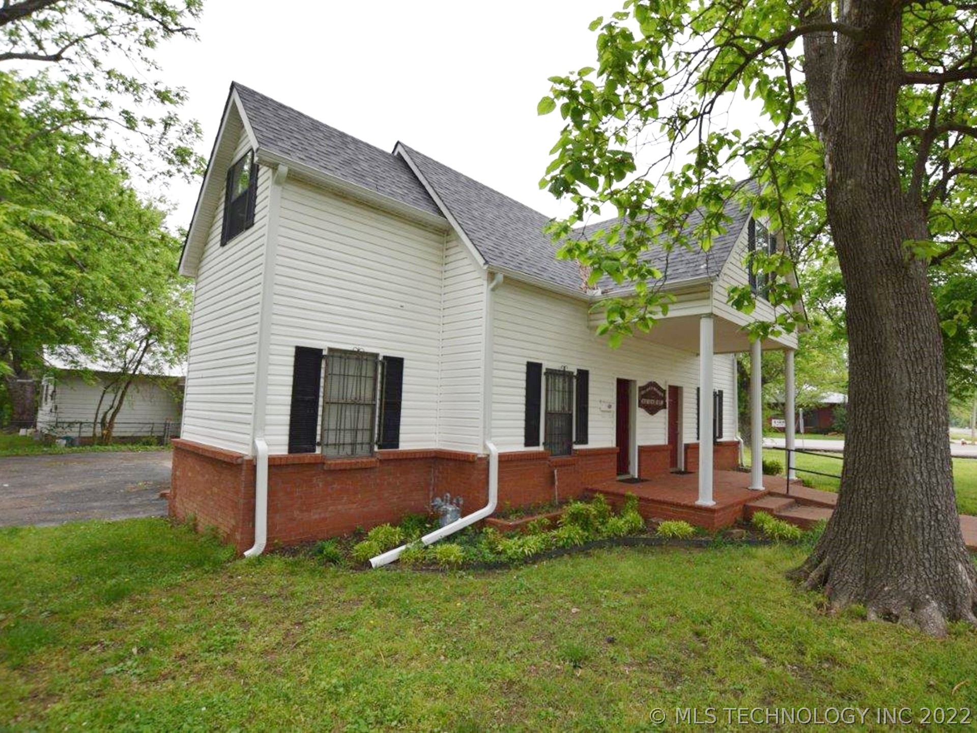 400 W Division Street Stilwell OK 74960