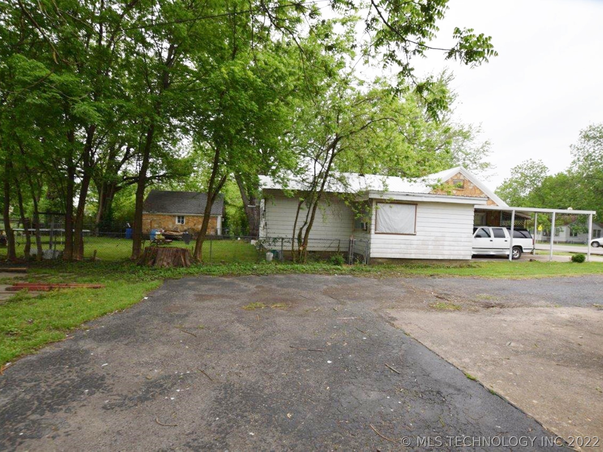 400 W Division Street Stilwell OK 74960