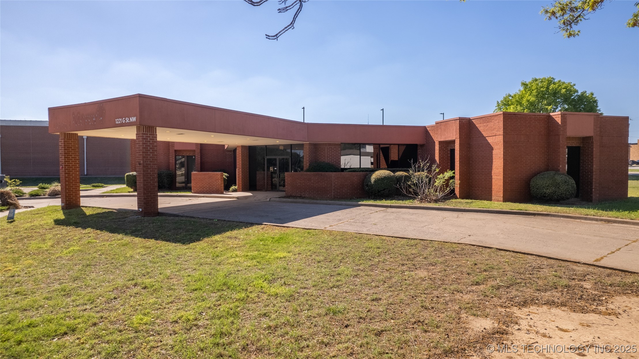 1221 G Street NW Ardmore OK 73401