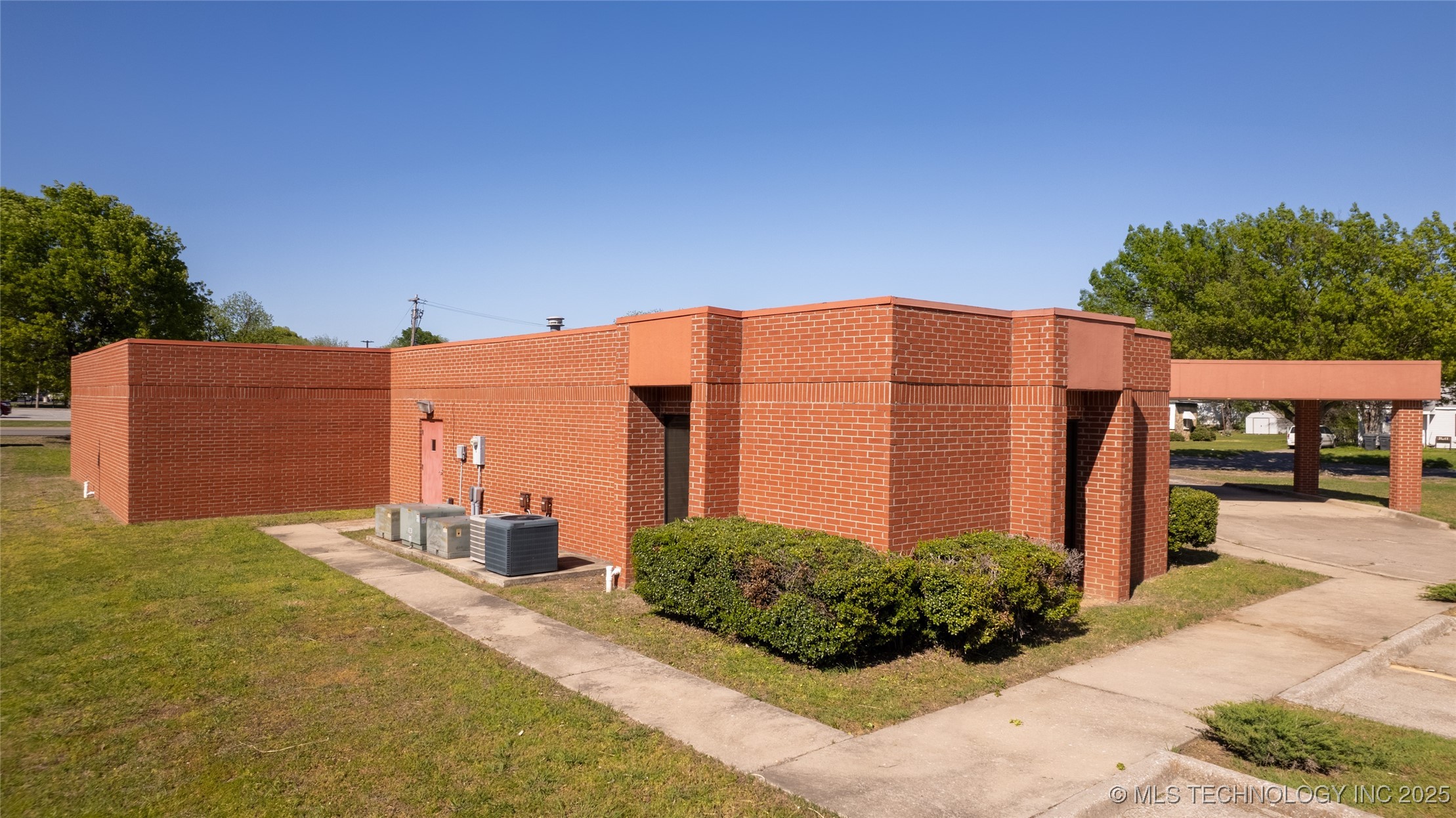 1221 G Street NW Ardmore OK 73401