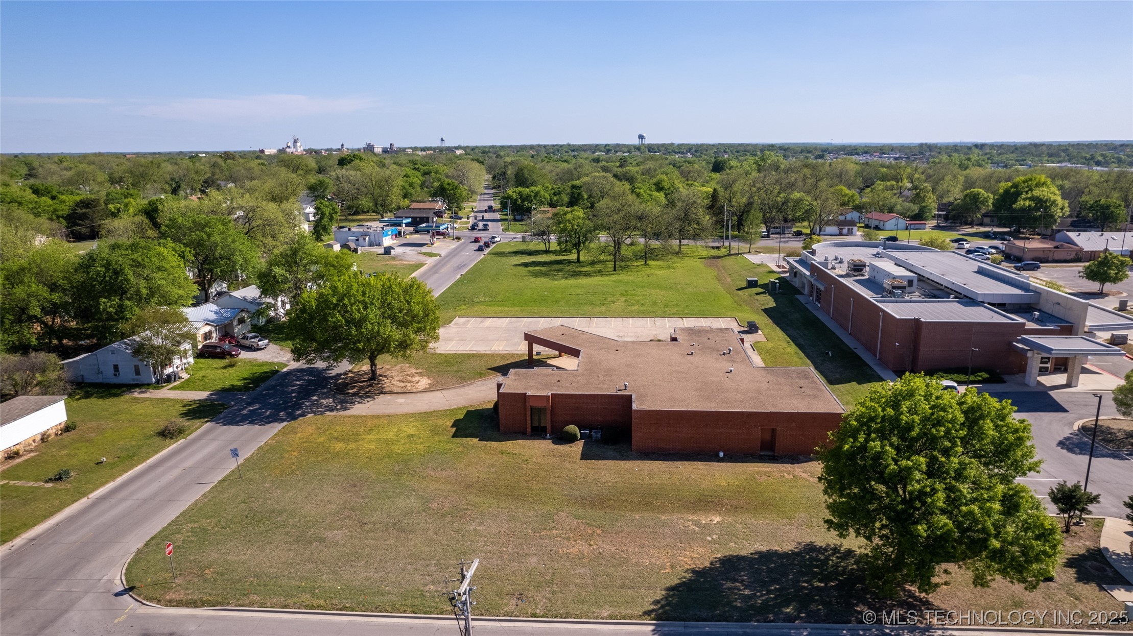 1221 G Street NW Ardmore OK 73401
