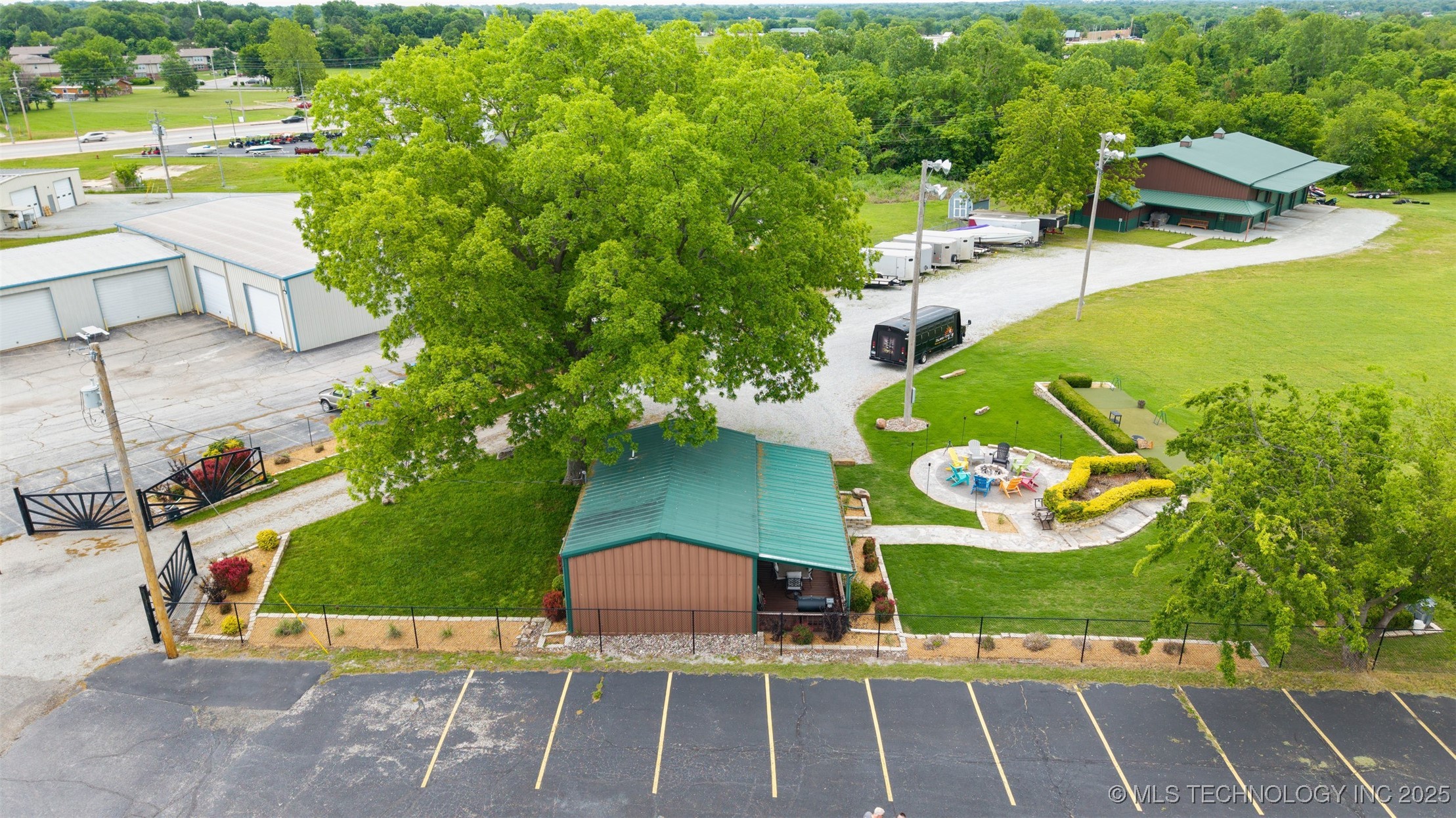 602 W 39th Street Grove OK 74344