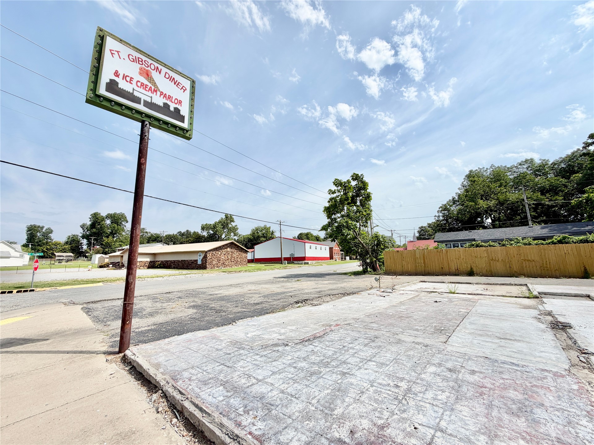 132 N Lee Street Fort Gibson OK 74434