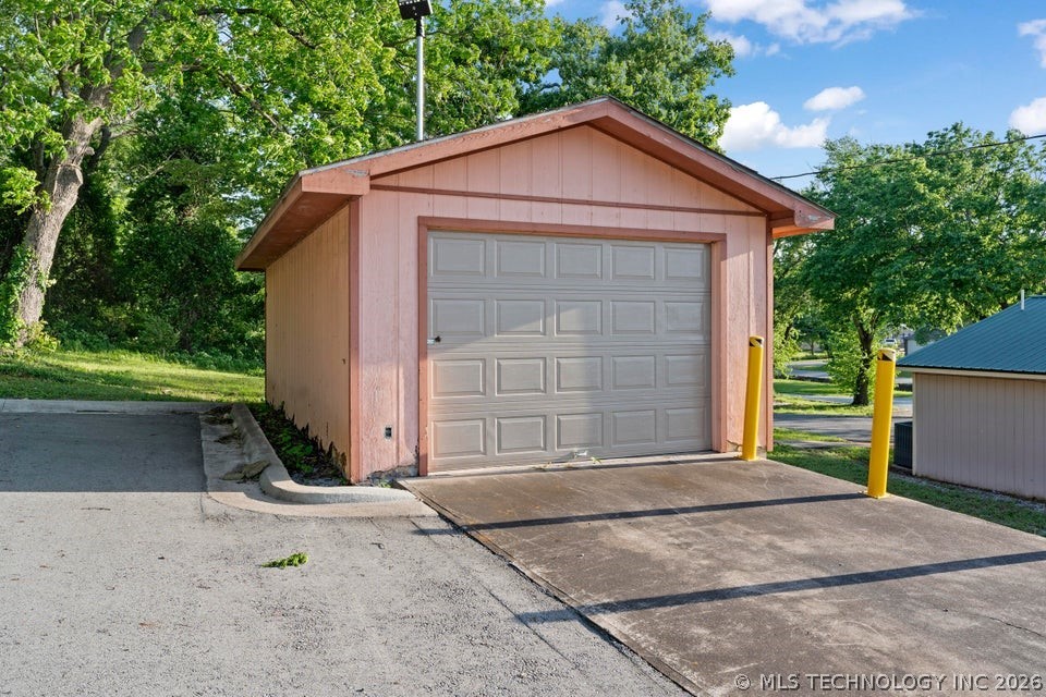 310 E 3rd Street Grove OK 74344