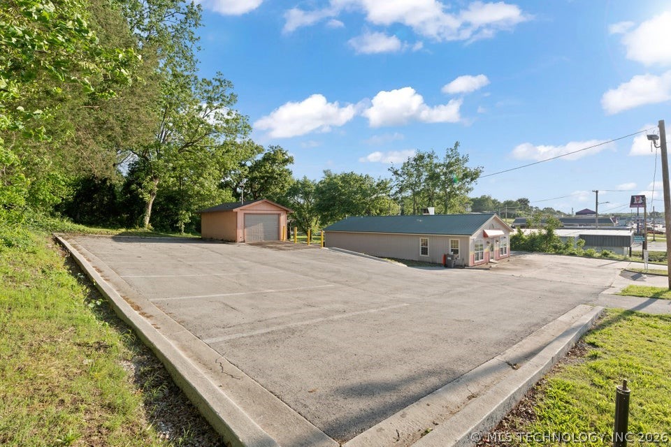 310 E 3rd Street Grove OK 74344