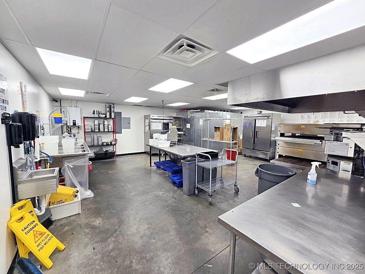 301 N F Street Yale OK 74085
