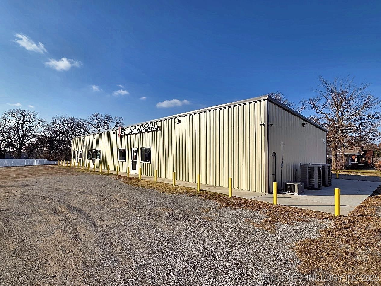 301 N F Street Yale OK 74085
