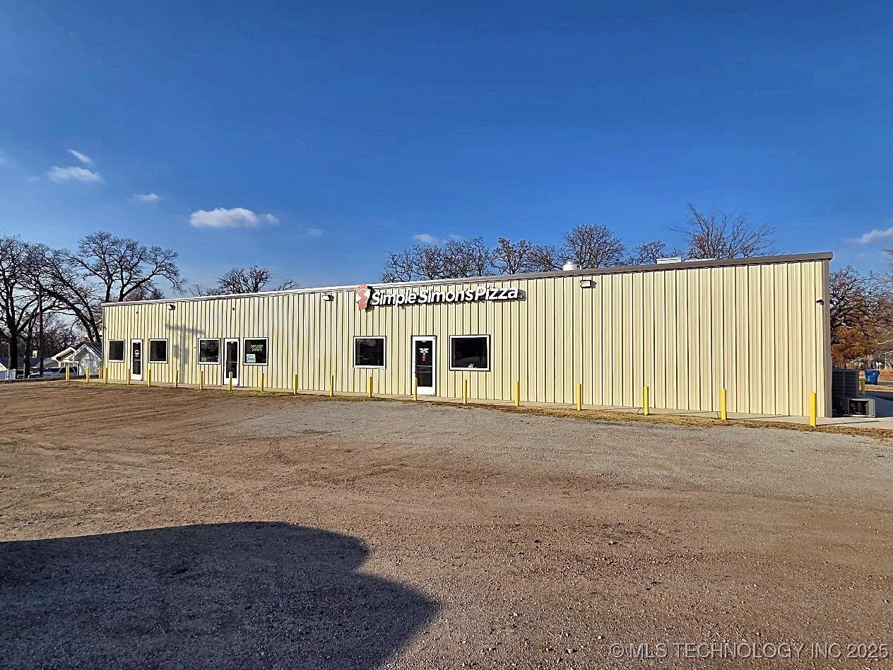 301 N F Street Yale OK 74085
