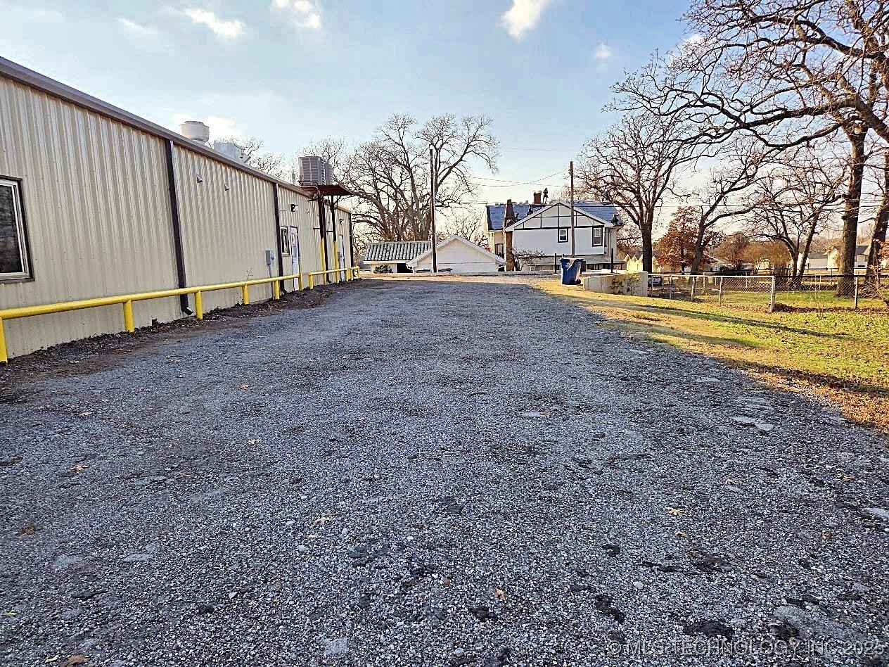 301 N F Street Yale OK 74085