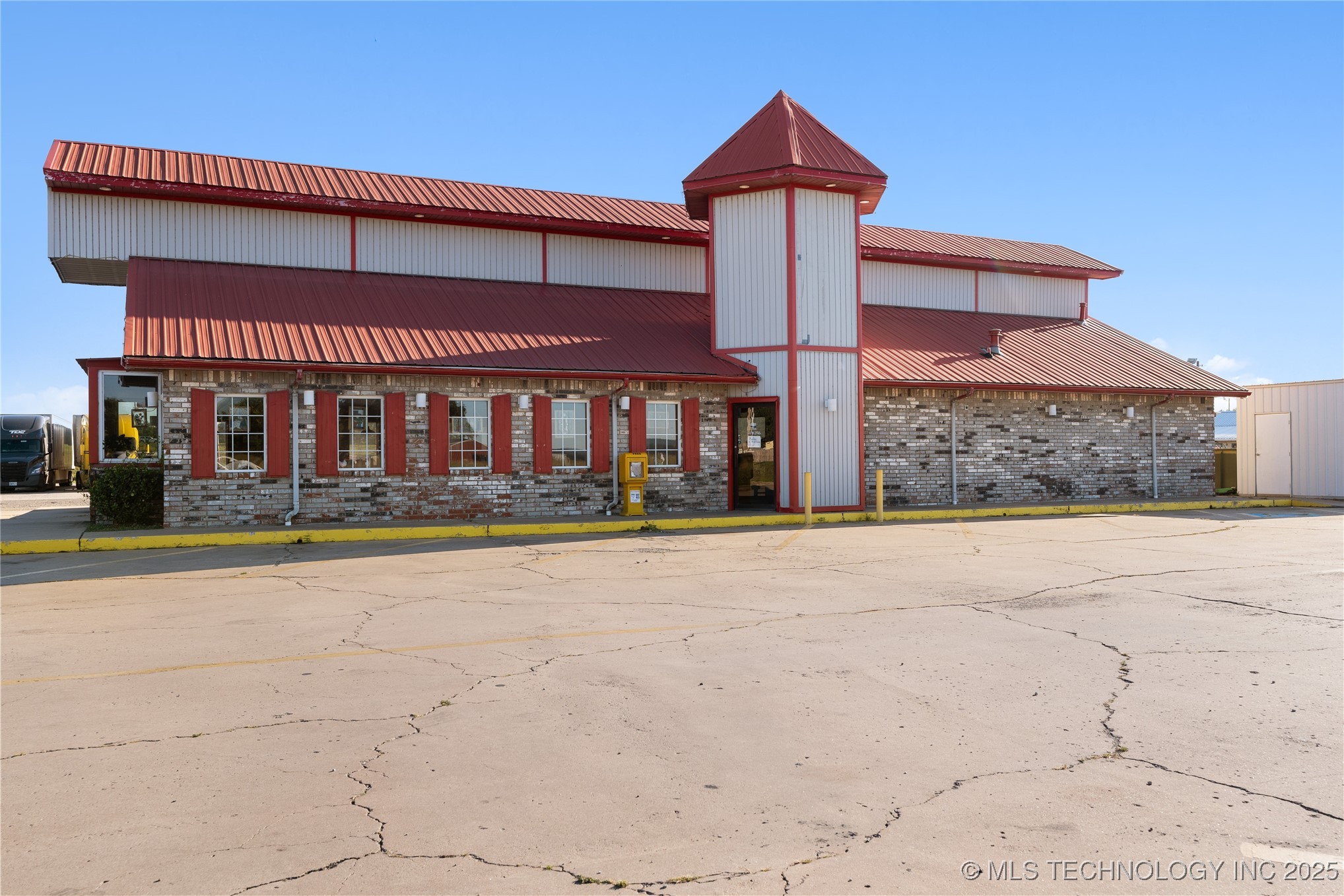 18753 S Highway 100 Webbers Falls OK 74470