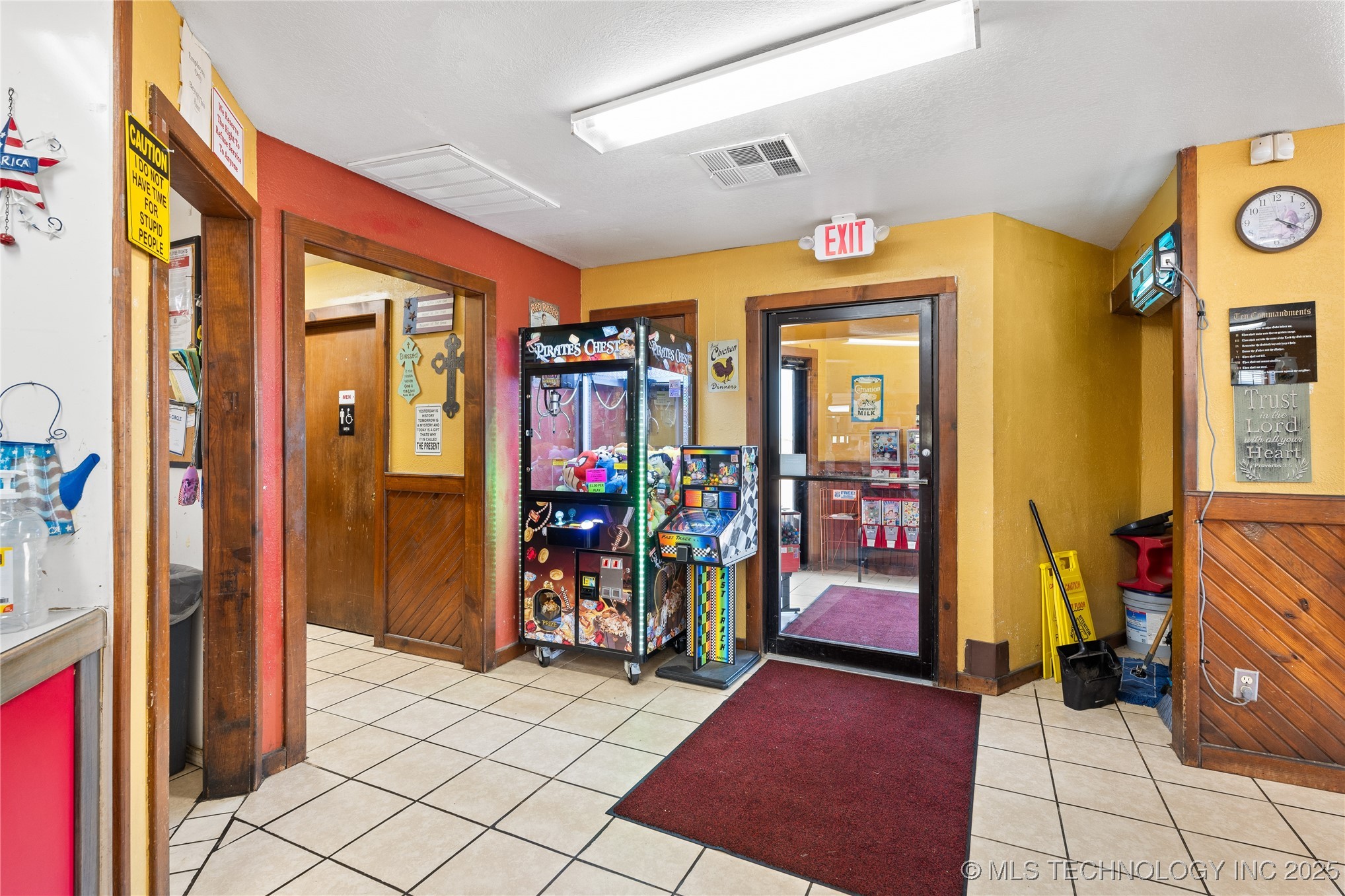 18753 S Highway 100 Webbers Falls OK 74470