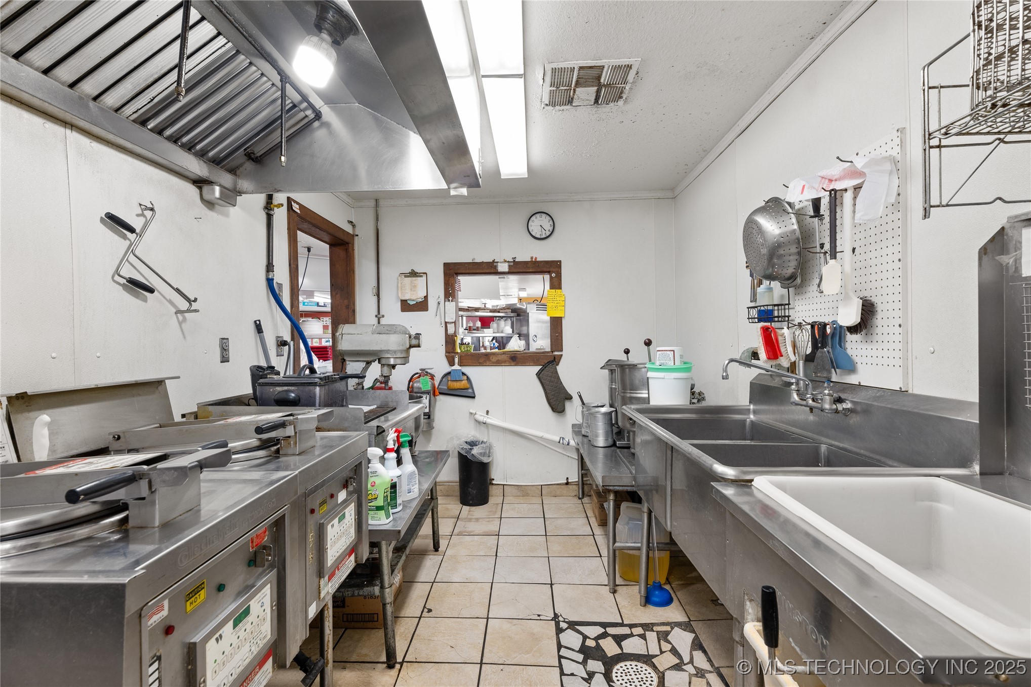 18753 S Highway 100 Webbers Falls OK 74470