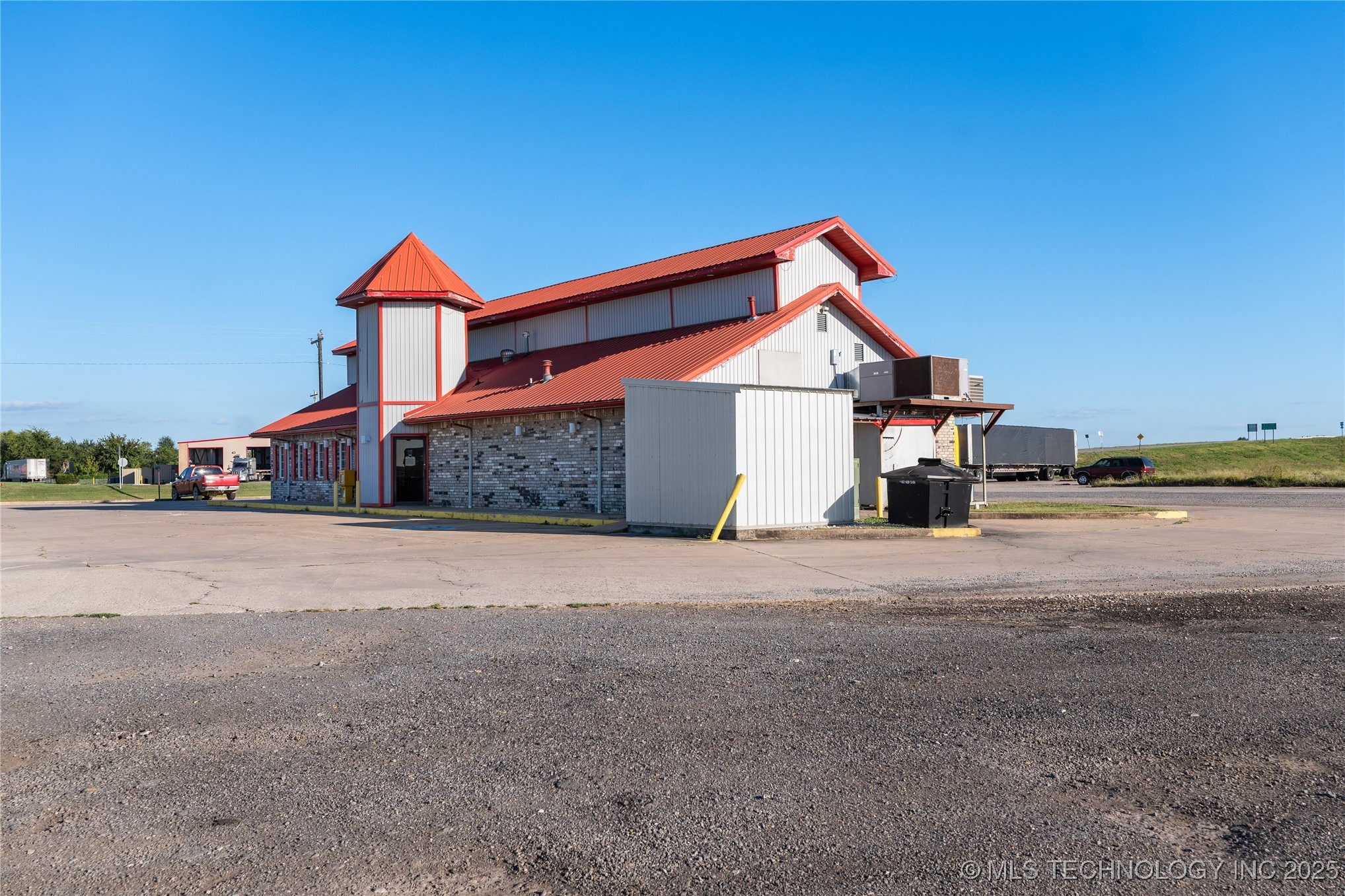 18753 S Highway 100 Webbers Falls OK 74470