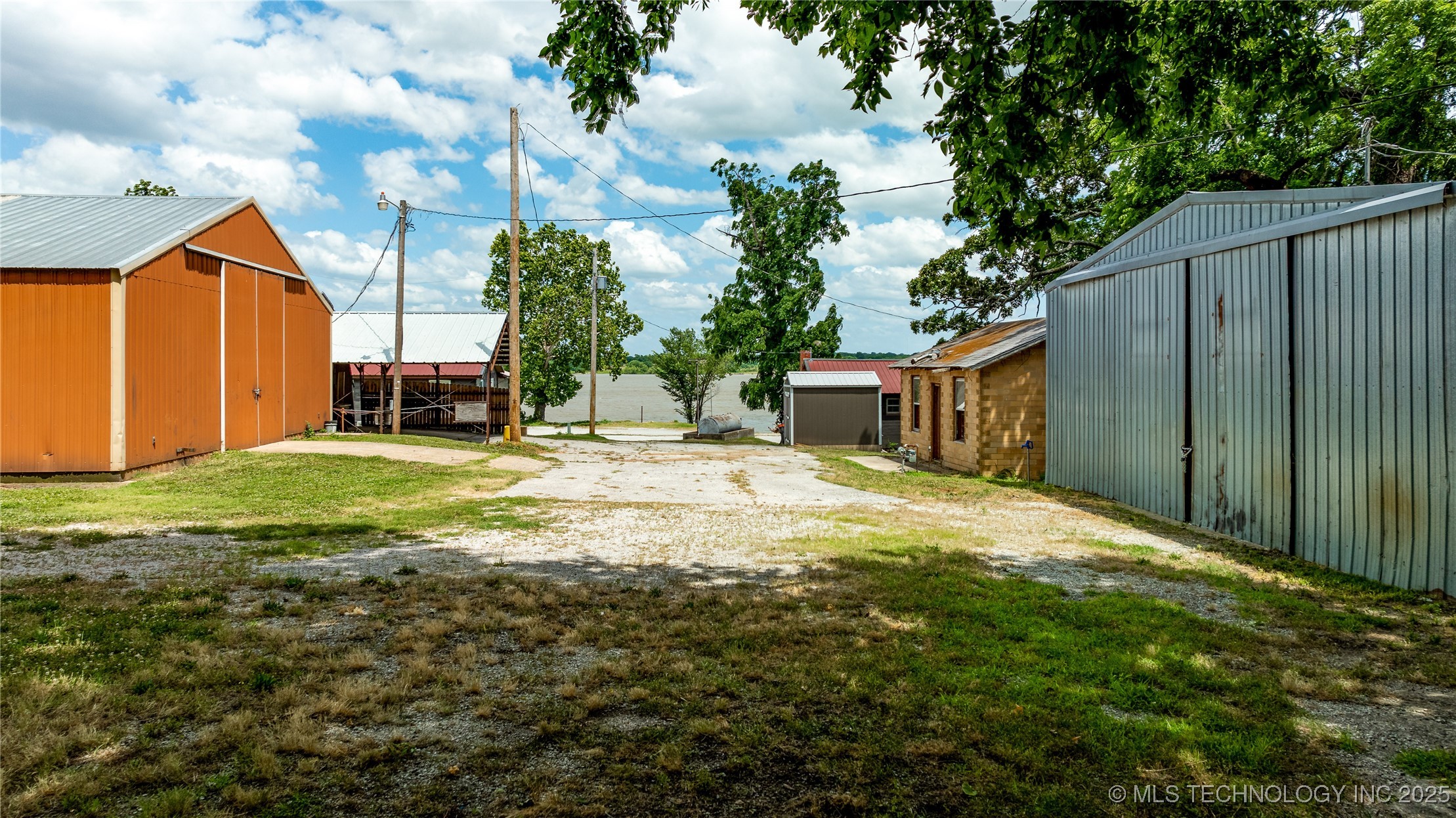1511 98th Street NW Grove OK 74344