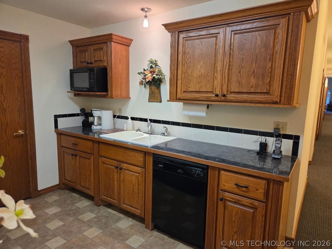 1015 W Main Quinton OK 74462