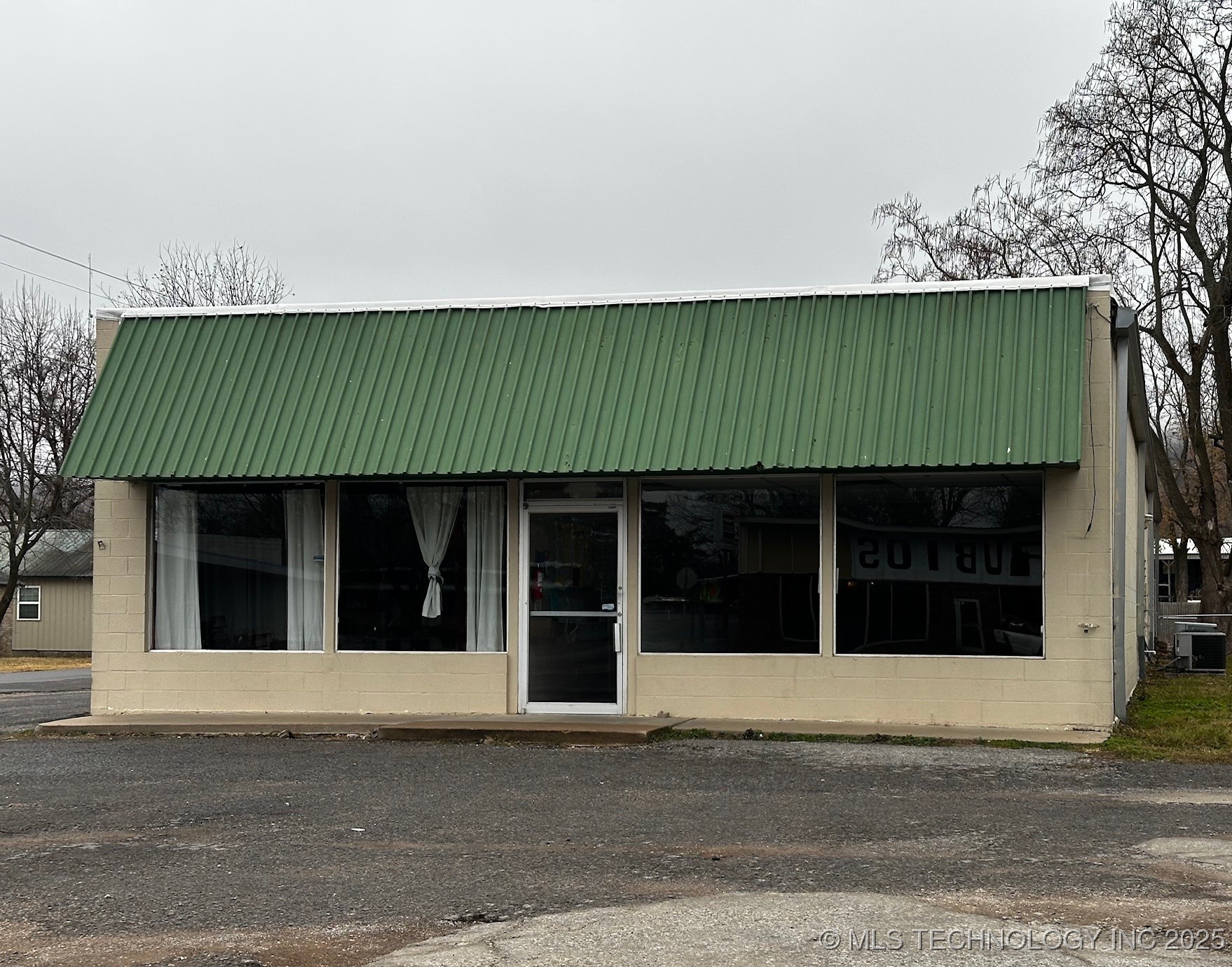 401 S 2nd Street Stilwell OK 74960