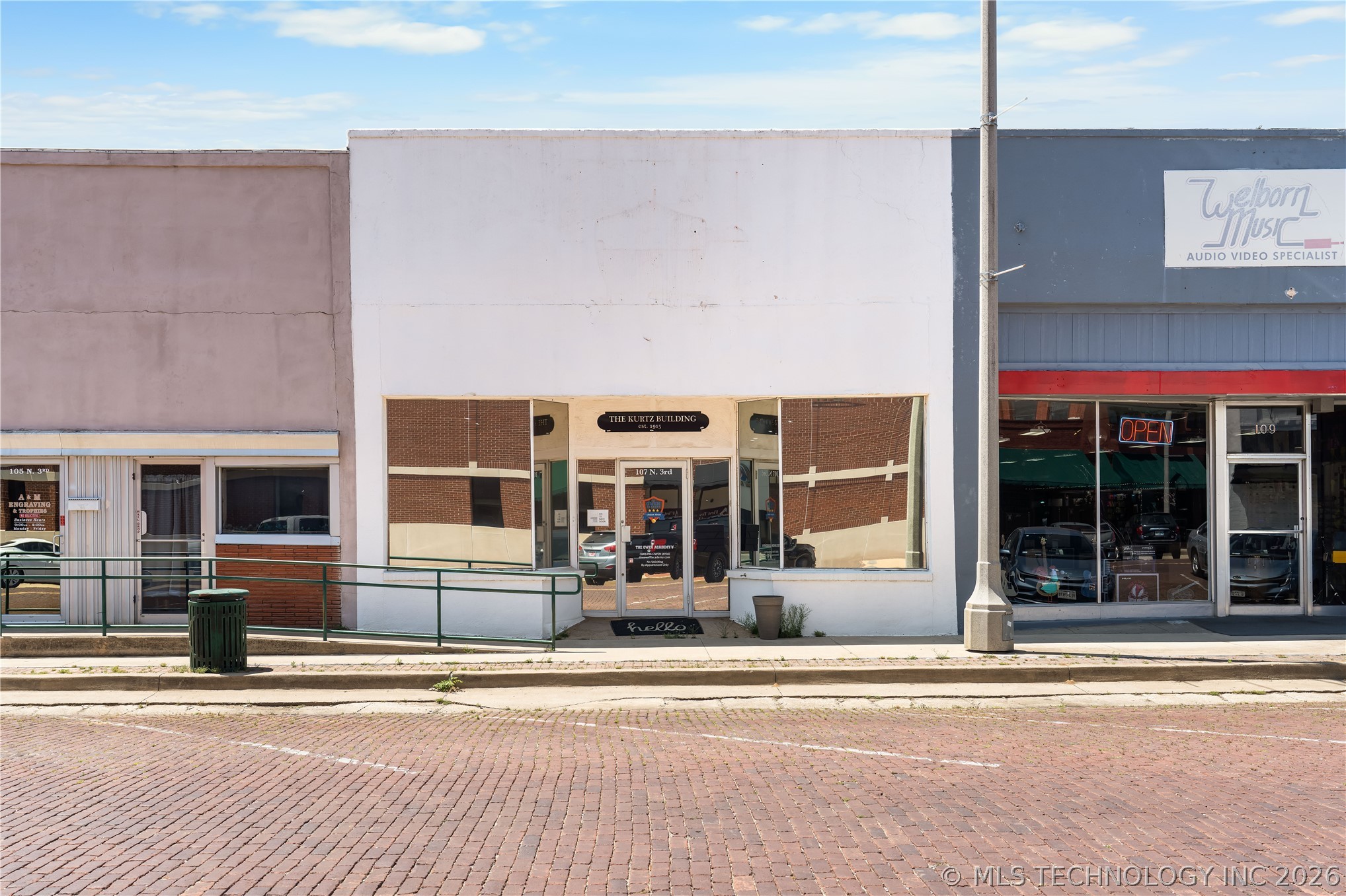 107 N 3rd Avenue Durant OK 74701