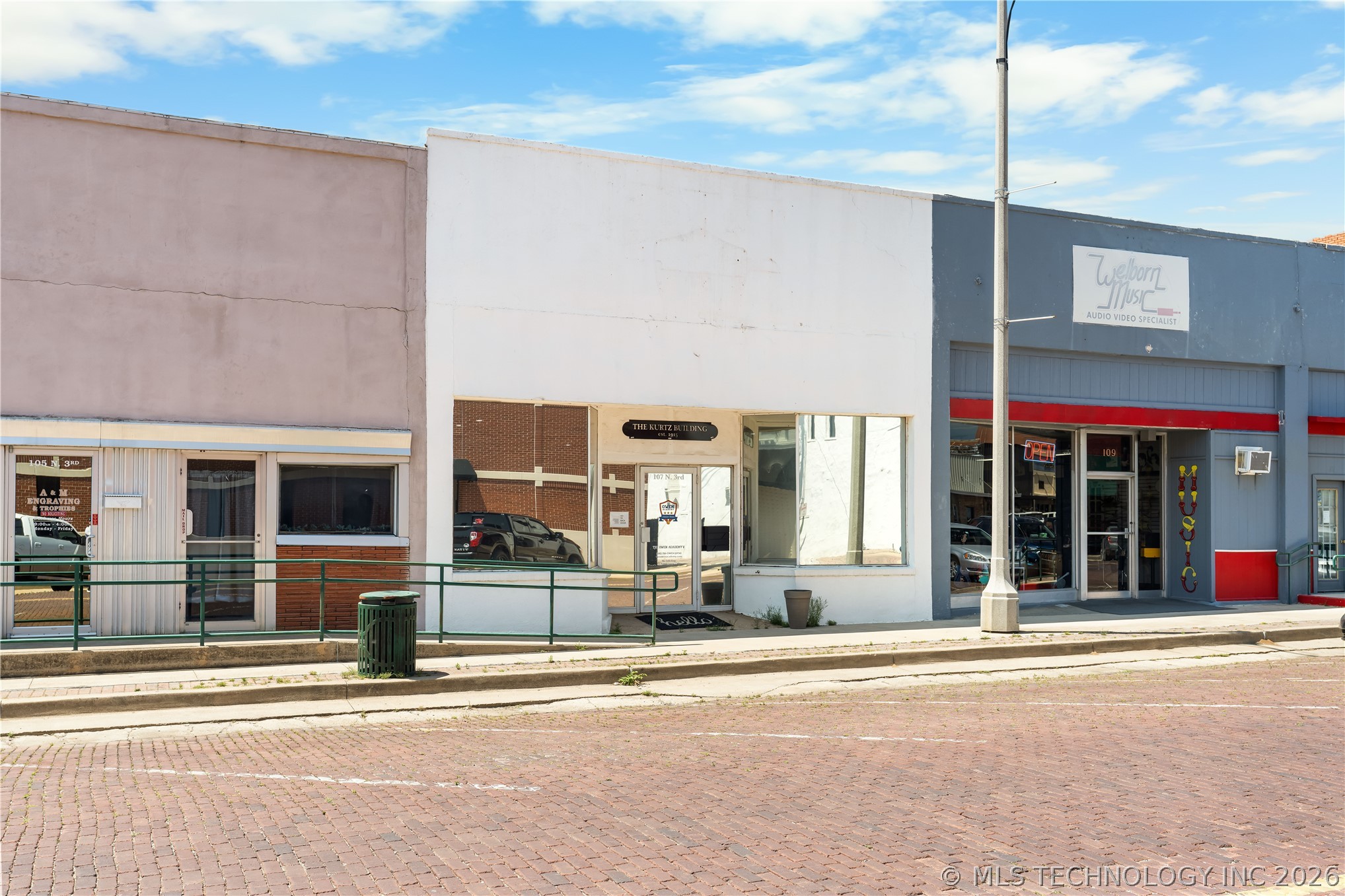 107 N 3rd Avenue Durant OK 74701
