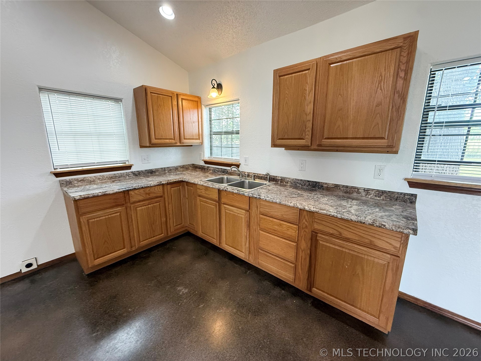 18147 Us Highway 70 Lone Grove OK 73443