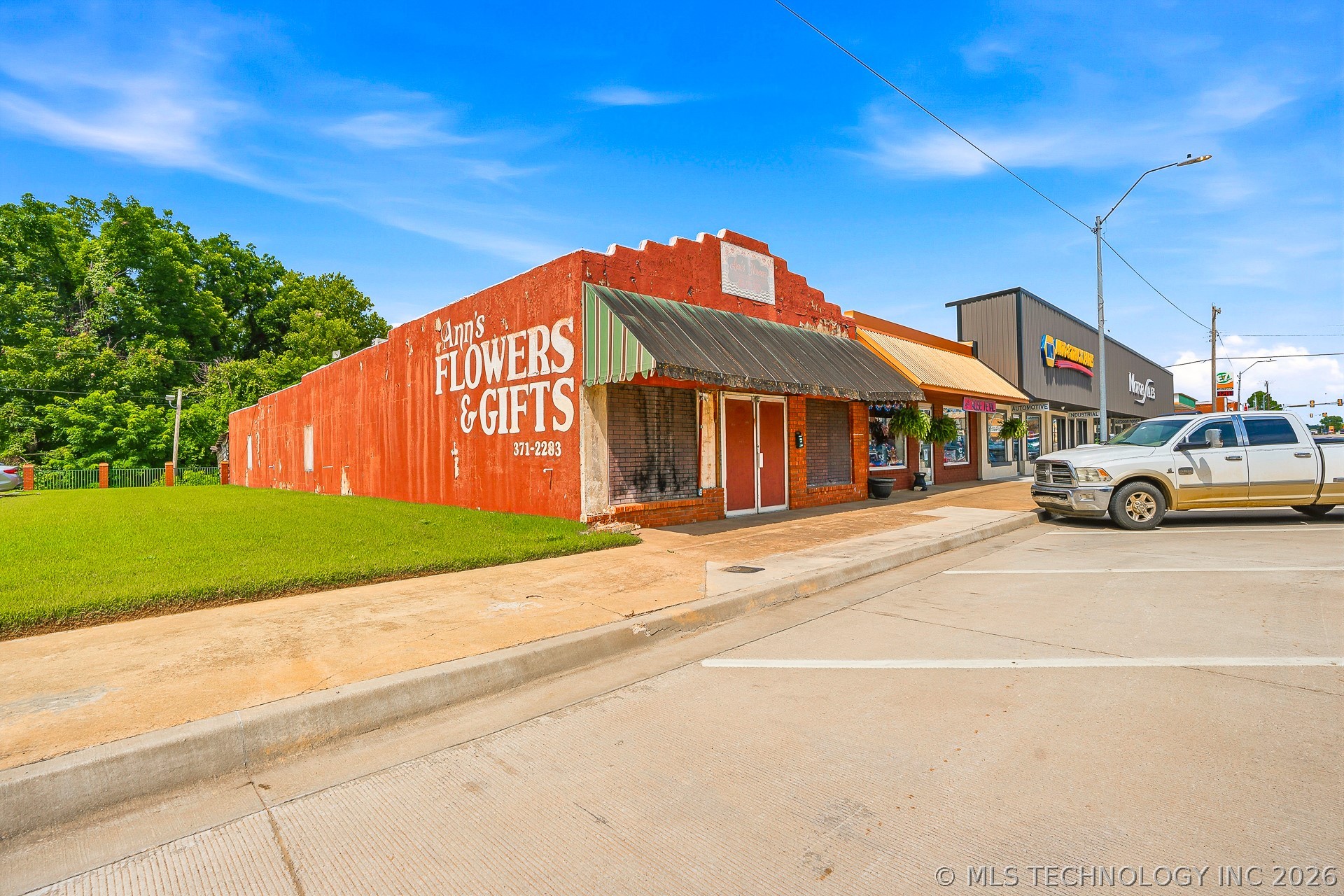 110 E Main Tishomingo OK 73460