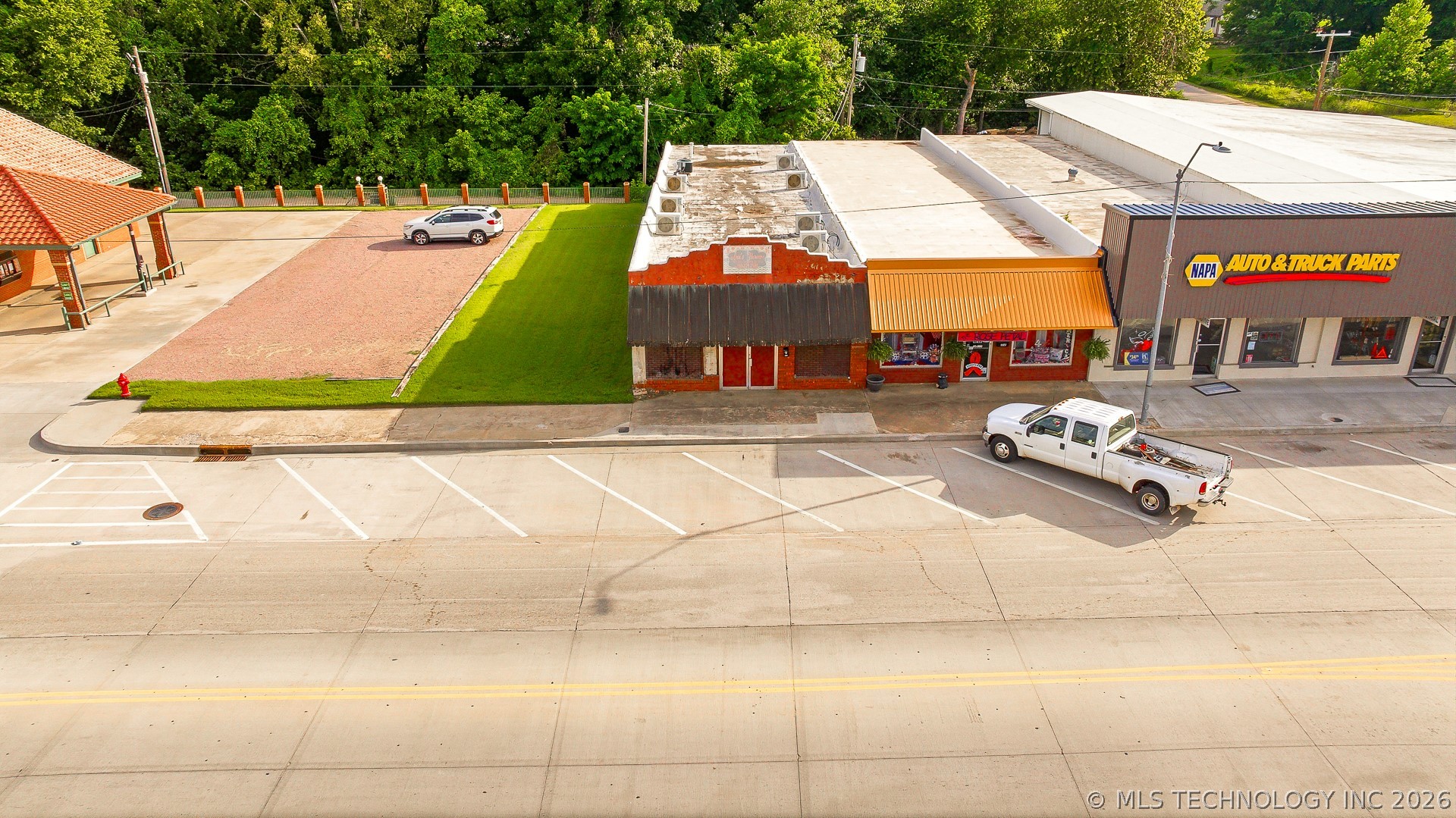110 E Main Tishomingo OK 73460
