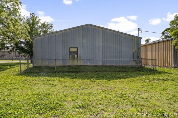 423 S Hazel Street Grove OK 74344