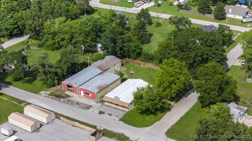 423 S Hazel Street Grove OK 74344