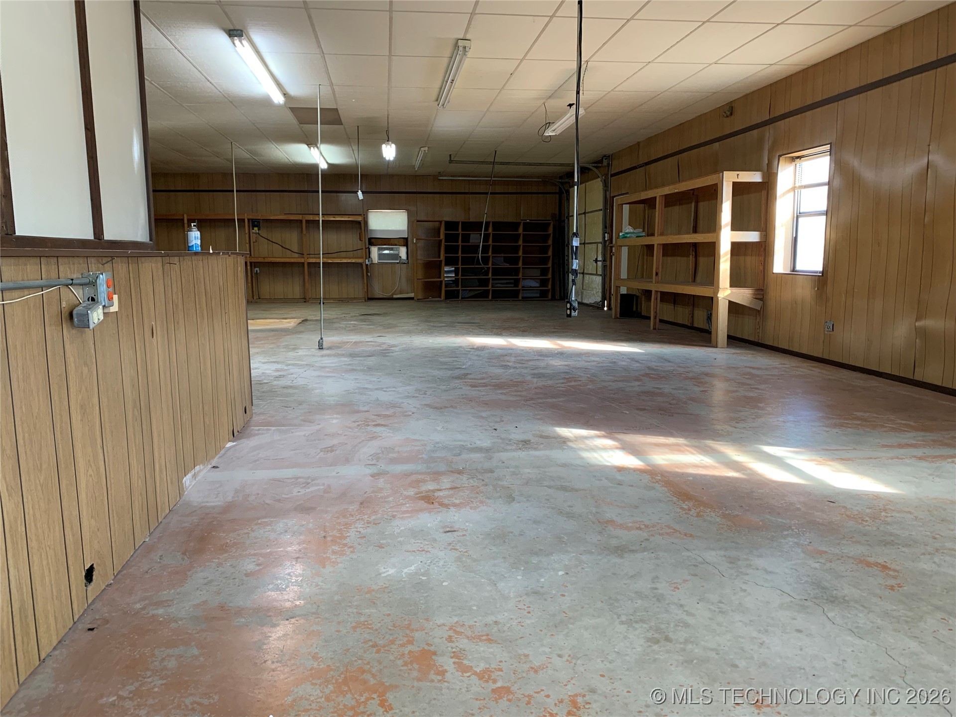 423 S Hazel Street Grove OK 74344