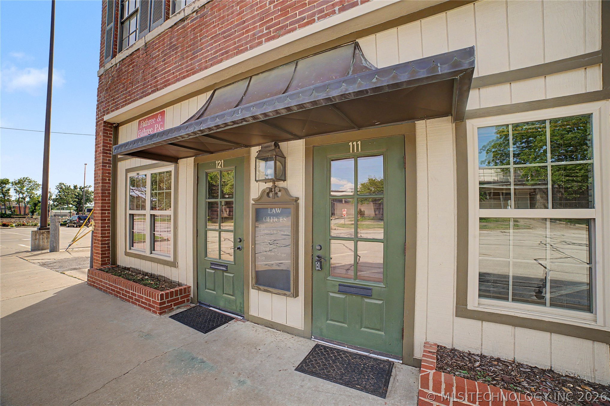 121 S Muskogee Avenue Claremore OK 74017
