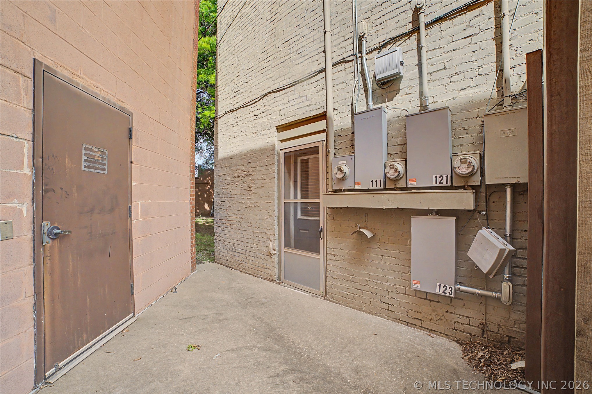 121 S Muskogee Avenue Claremore OK 74017