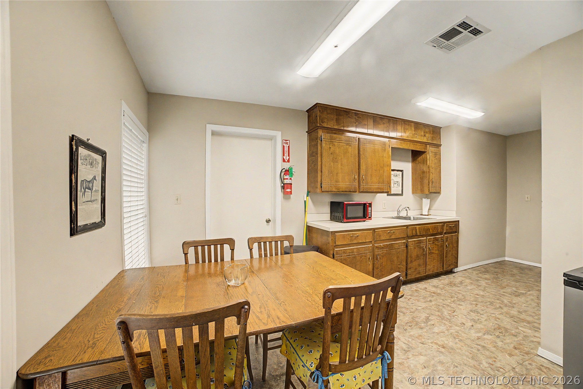 121 S Muskogee Avenue Claremore OK 74017