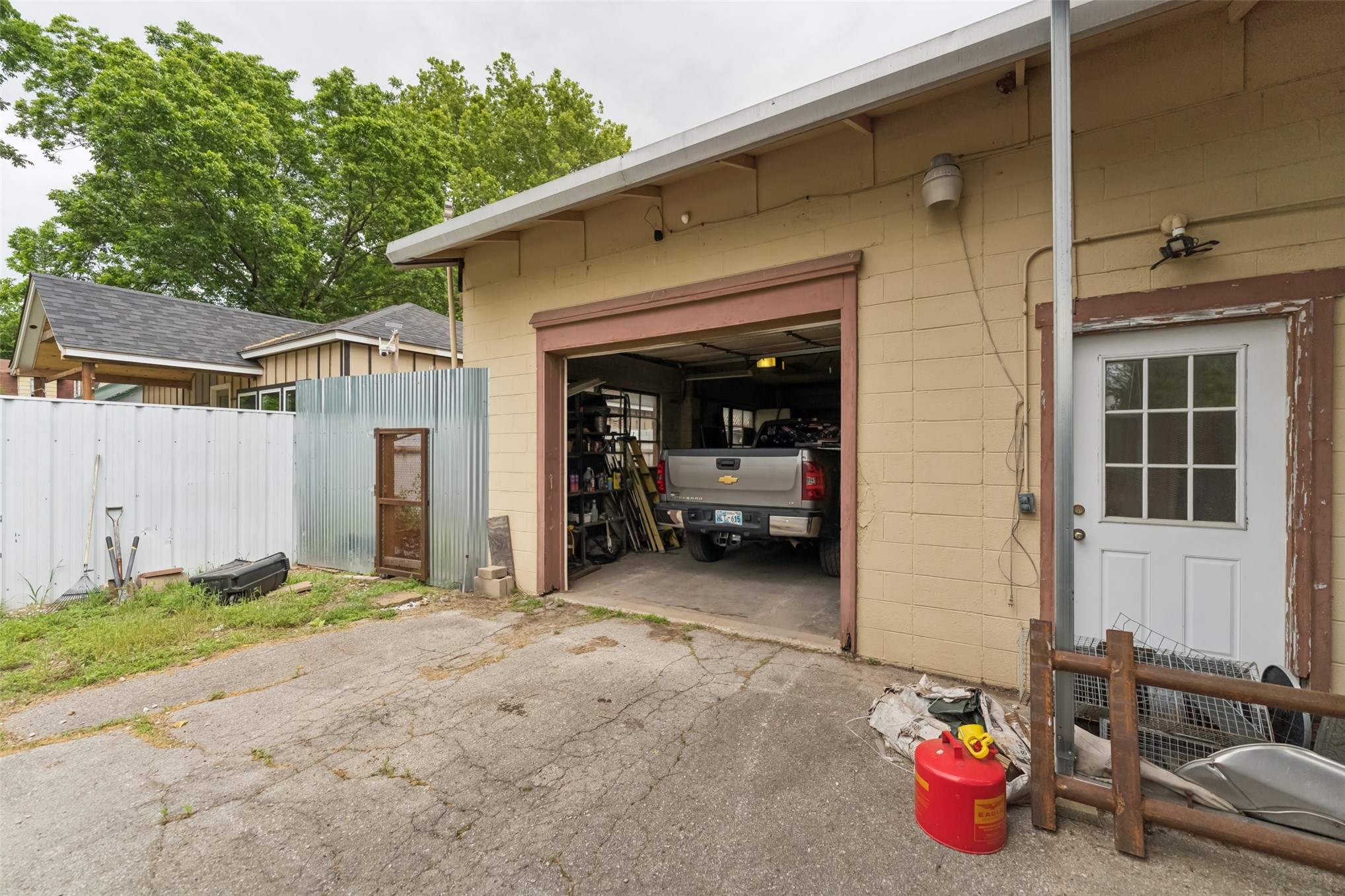 6205 E Tecumseh Street Tulsa OK 74115