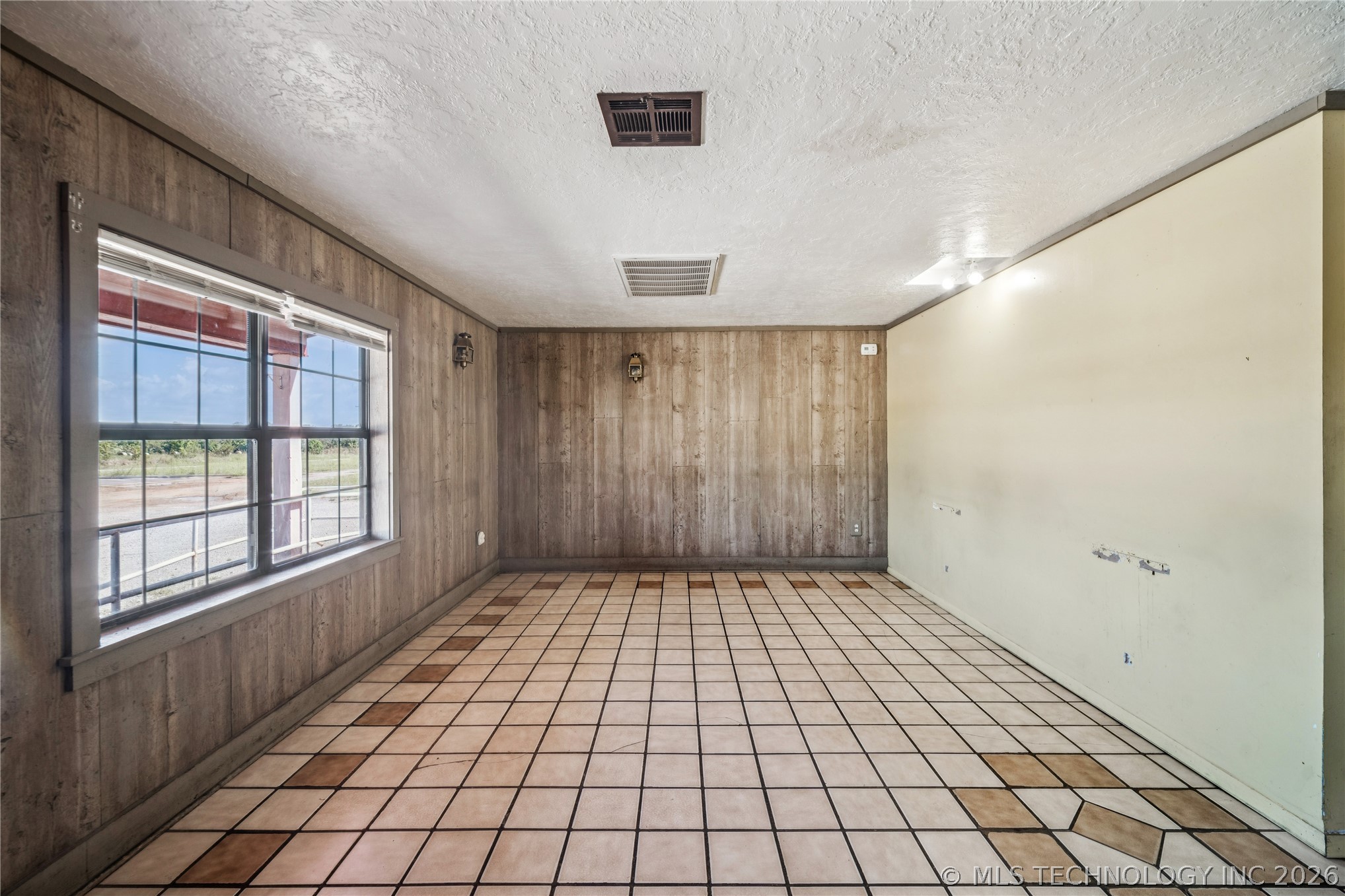 12015 S Poplar Street Claremore OK 74017