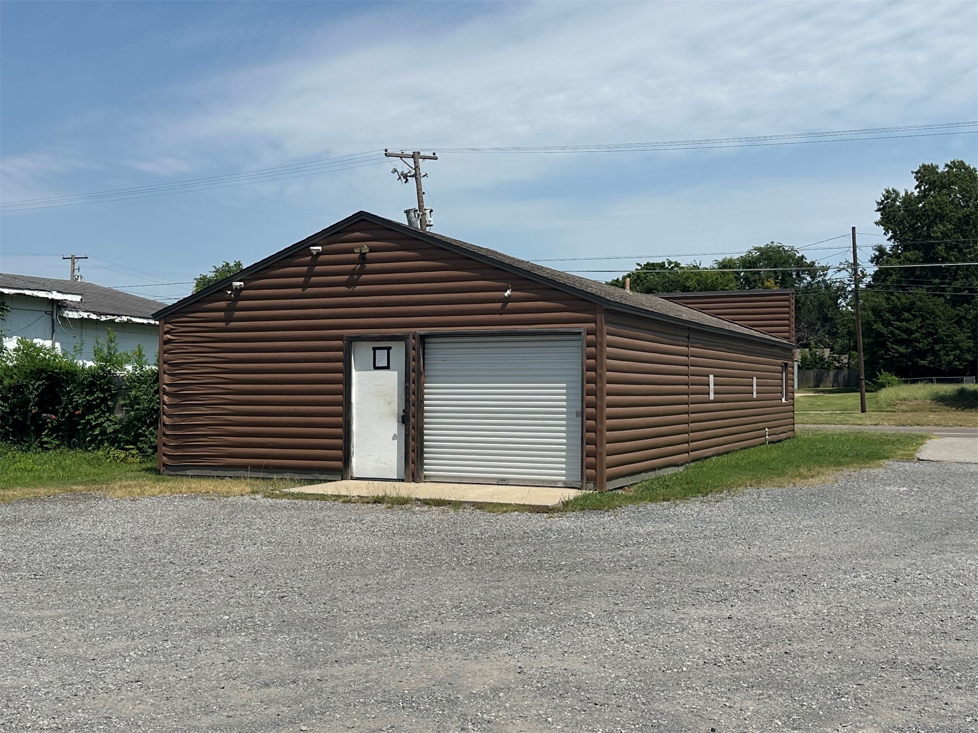 415 W Cherokee Street Wagoner OK 74467