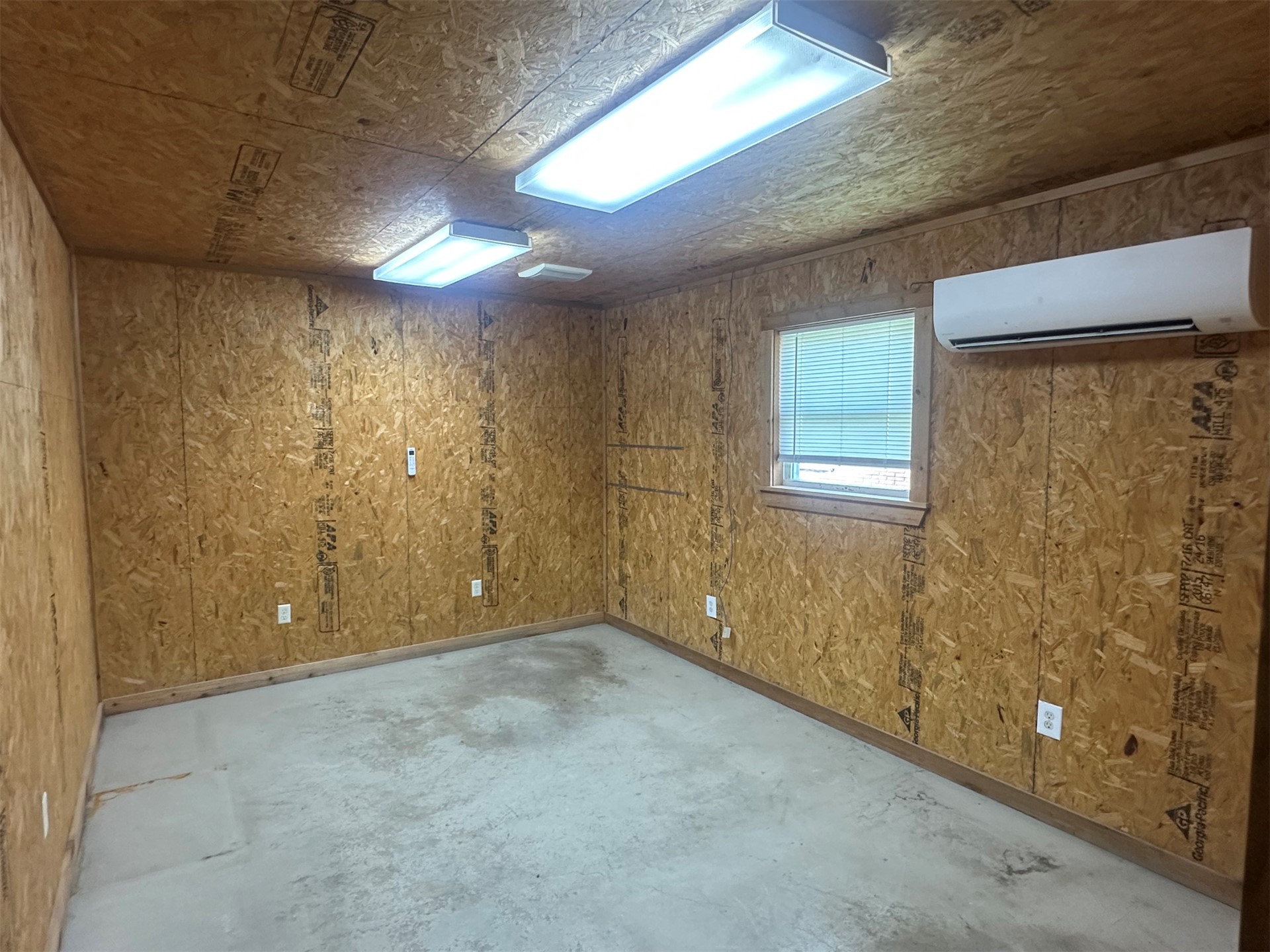 415 W Cherokee Street Wagoner OK 74467
