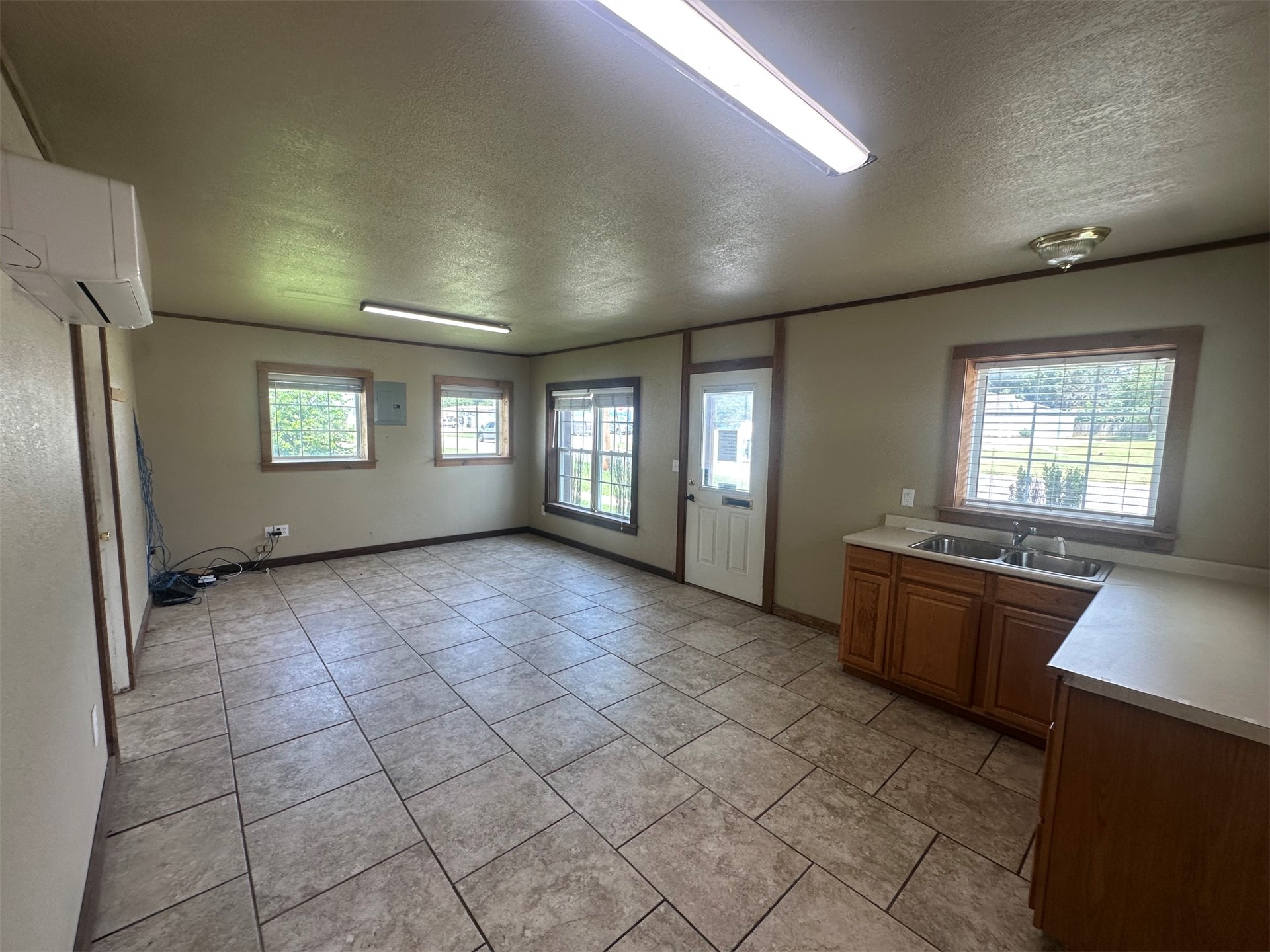 415 W Cherokee Street Wagoner OK 74467