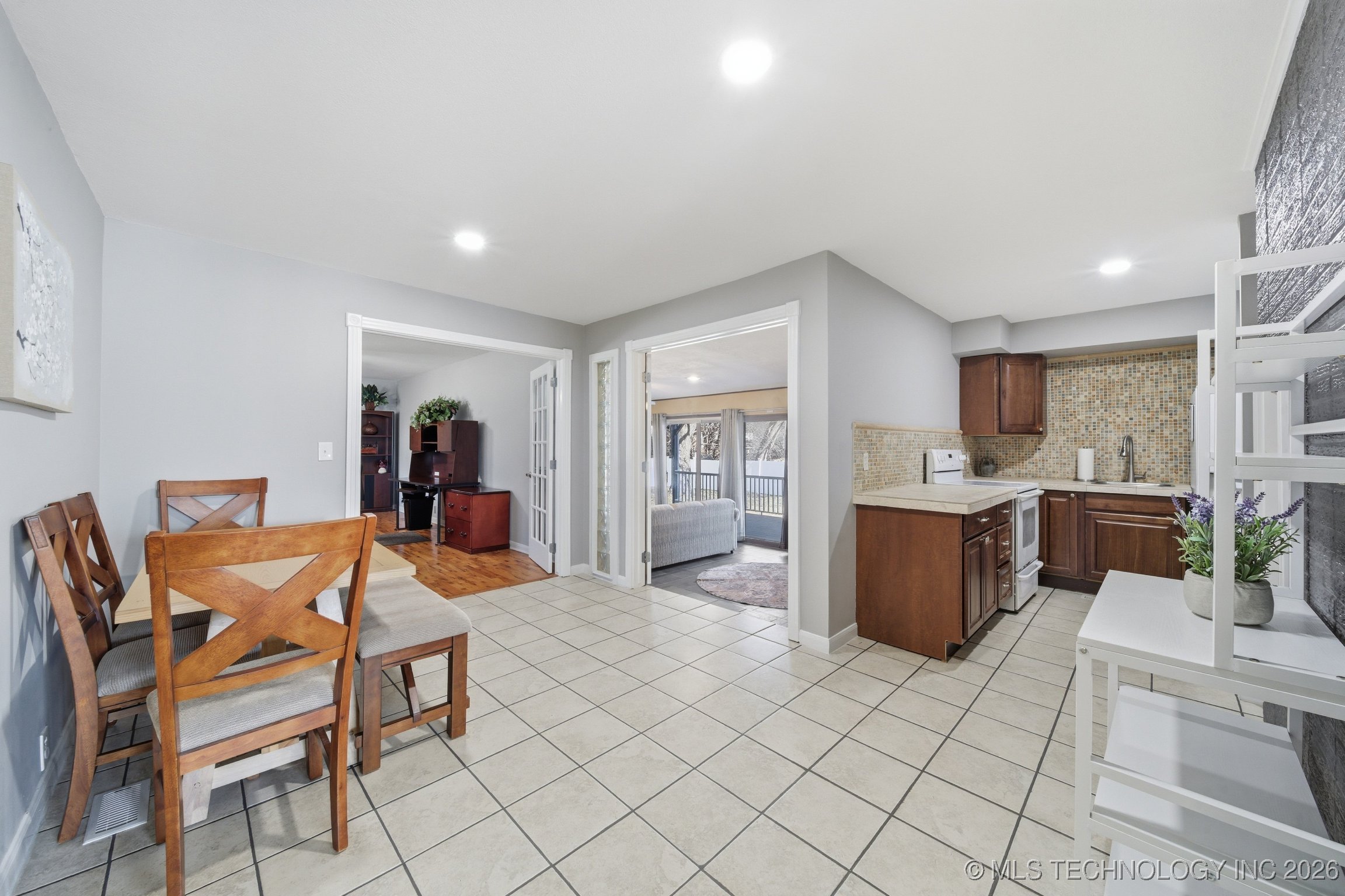1718 W Broadway Street Collinsville OK 74021