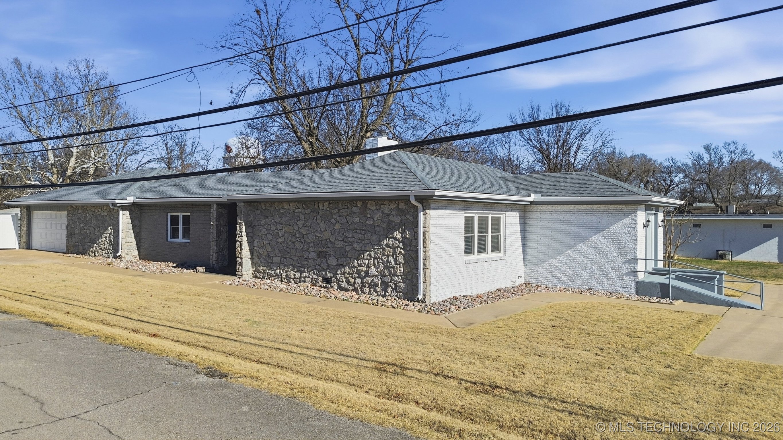 1718 W Broadway Street Collinsville OK 74021