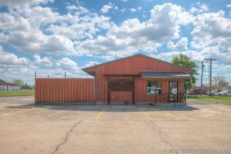 106 NW 4th Street Lindsay OK 73052