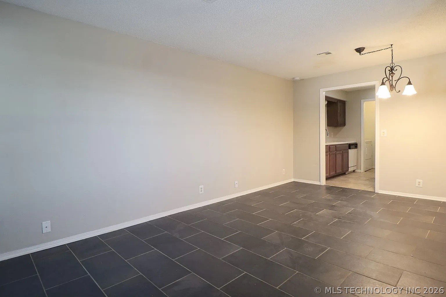 2421 E 87th Street Tulsa OK 74137