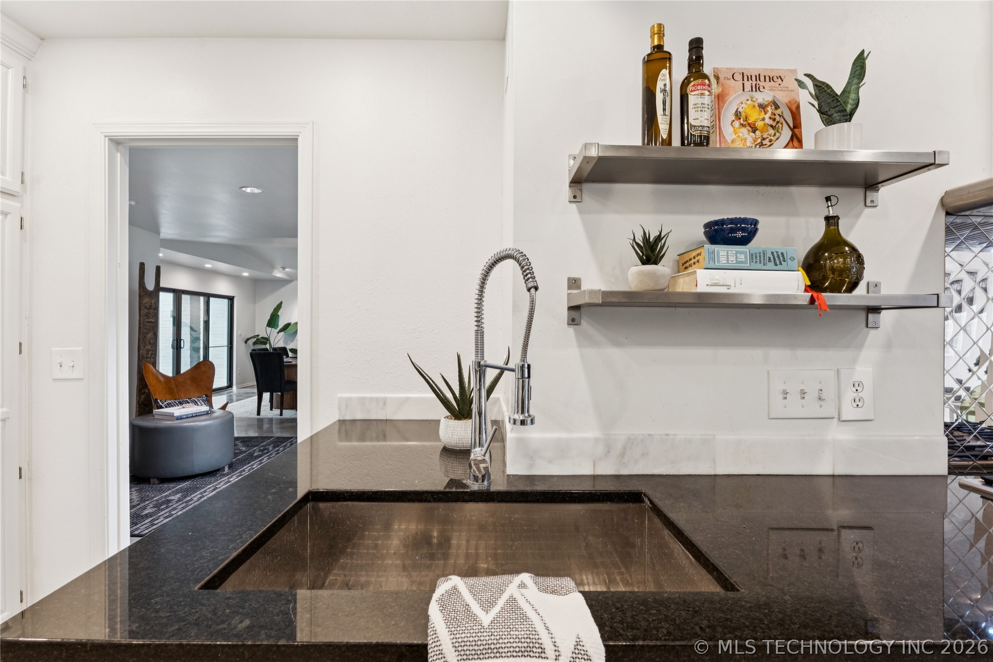2411 E 72nd Place Tulsa OK 74136